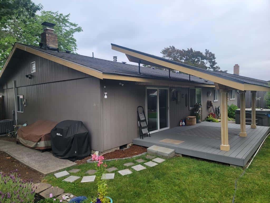 Kirkland Backyard Deck Rebuild project photo 1 in Kirland