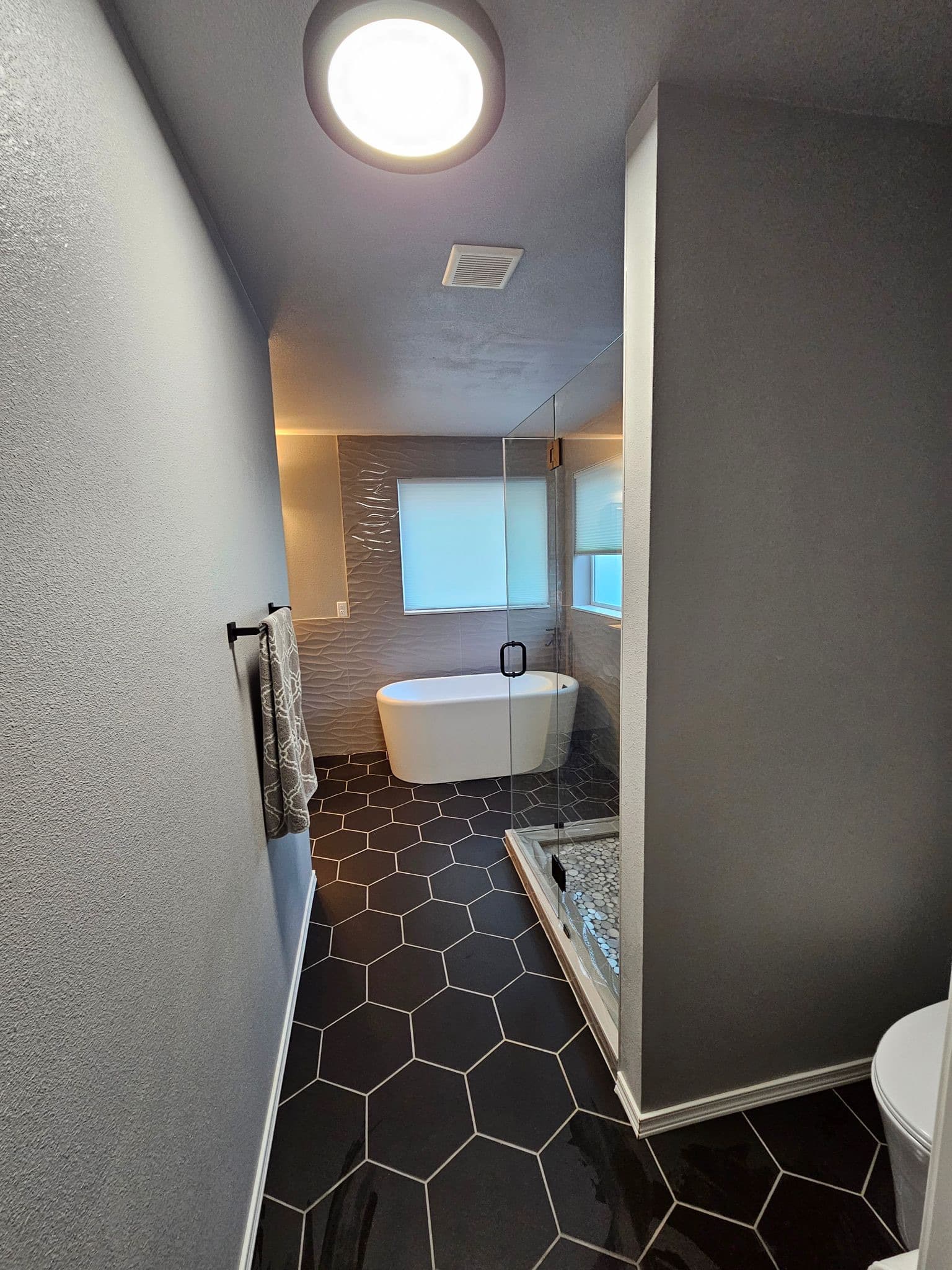 Bathroom Remodel Seattle Modern Design photo 3 in Seattle